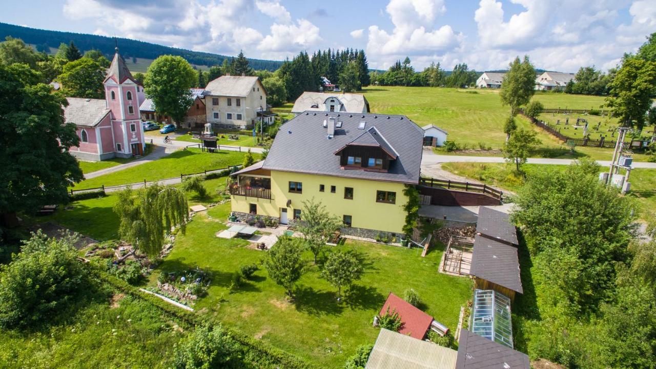 Penzion U Zpevaku Nove Hute Extérieur photo